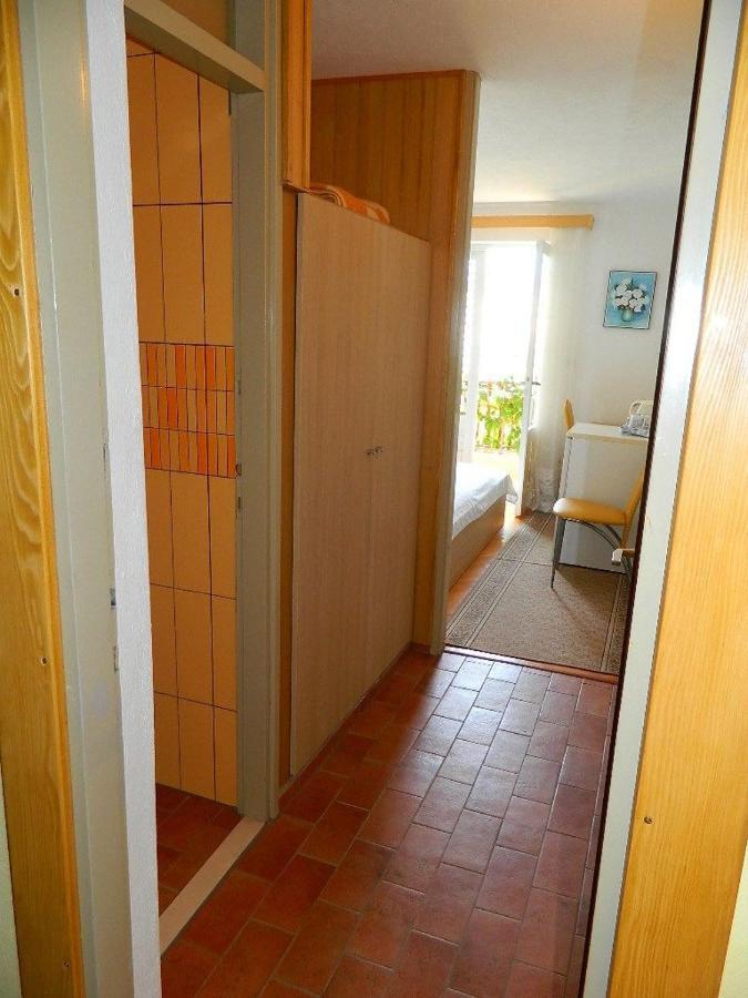 Apartments And Rooms Darinka ヴルボスカ エクステリア 写真