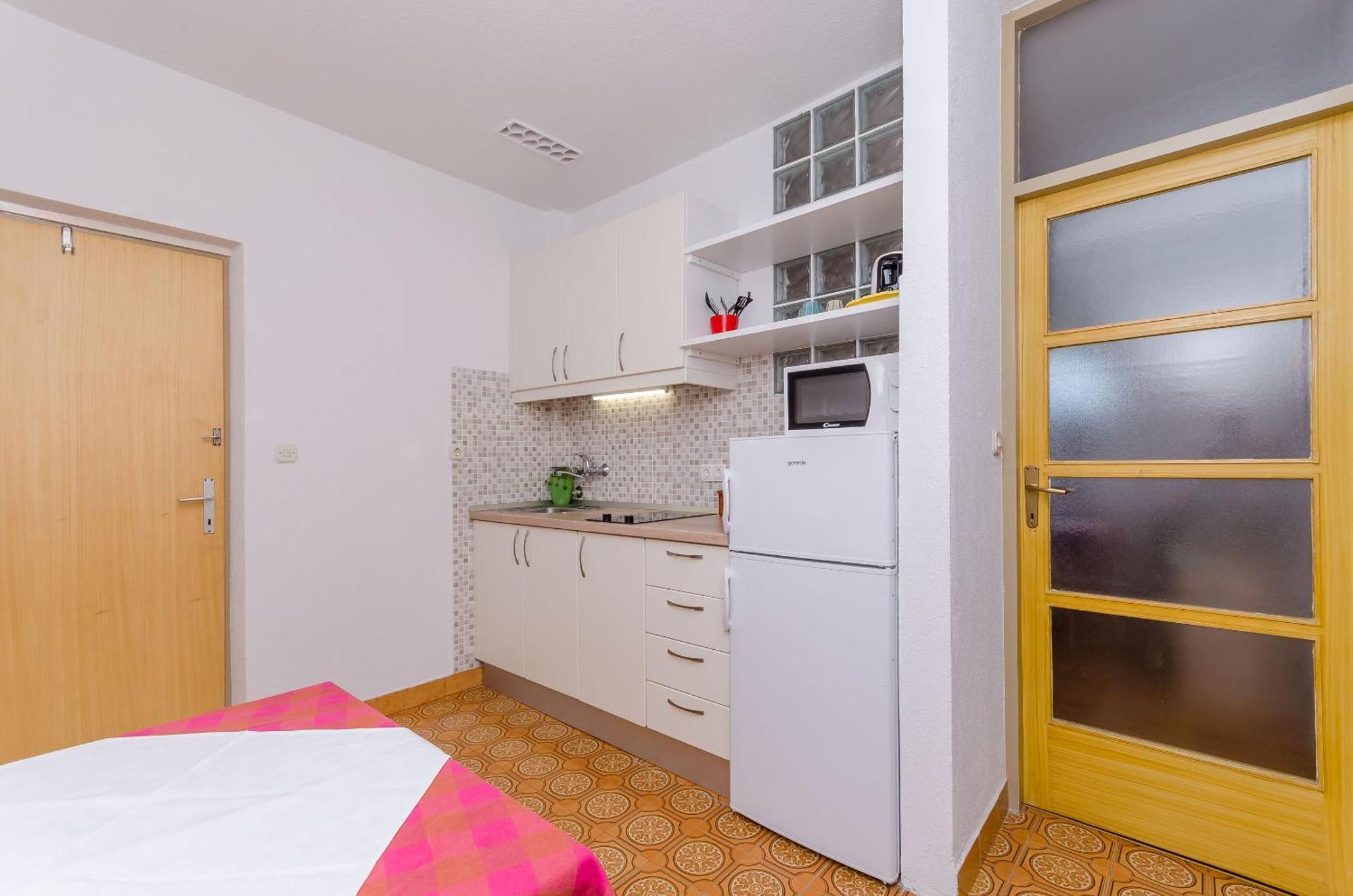 Apartments And Rooms Darinka ヴルボスカ エクステリア 写真